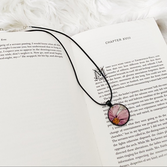 Beautiful Purple Floral Pendant • Necklace - Picture 4 of 6